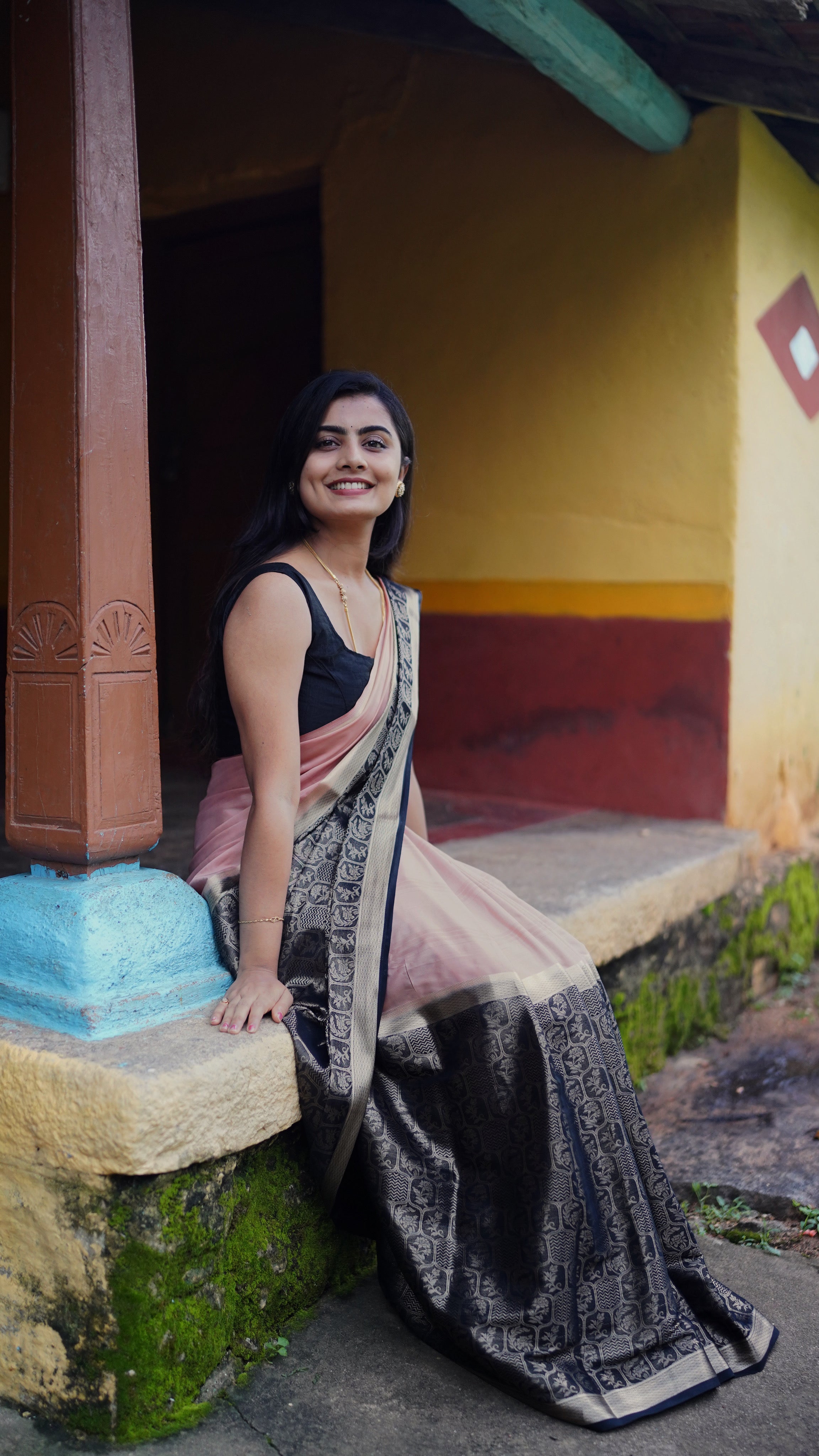 Premium quality 2D semi crepe silk saree(Black with cream Colour (CODE-025)