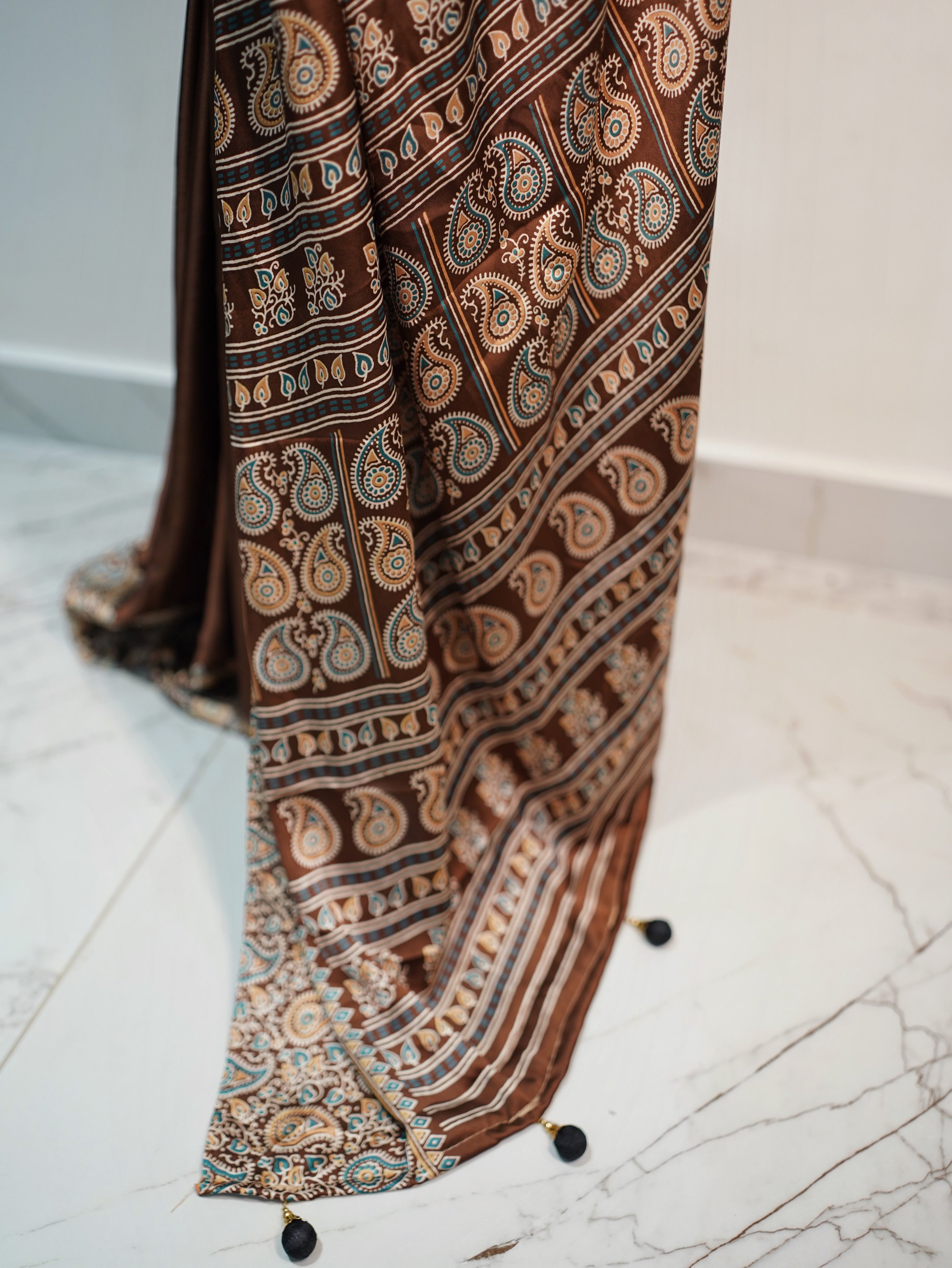crepe silk saree (CODE-043)