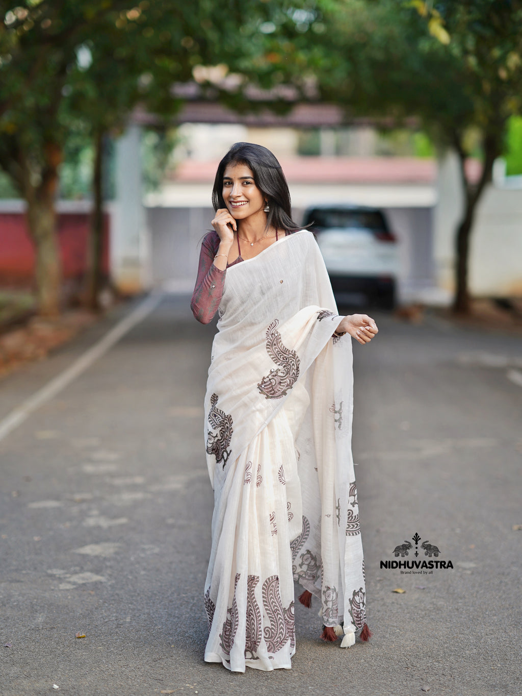 White Cotton Saree with Contrast Printed Blouse (CODE-072)